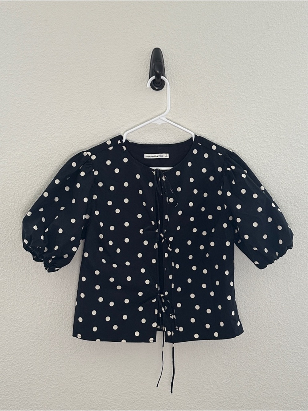 *Unavailable* Abercrombie & Fitch Tie Front Top Womens Small Black Polka Dot